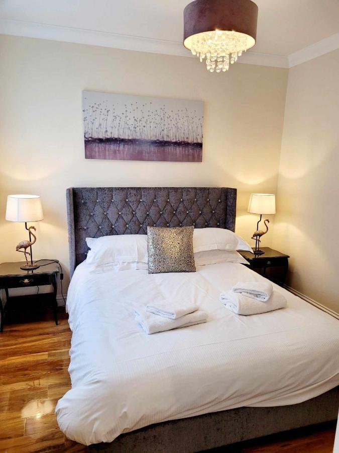 דרלינגטון Apartment 1 Exquisite Two King Bedroom With En Suites - Close To The Town Centre, Rail, Airport And Theatre מראה חיצוני תמונה