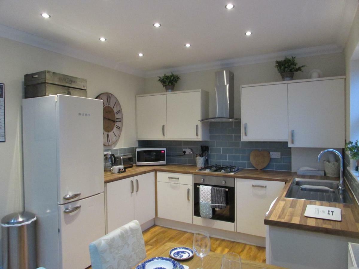 דרלינגטון Apartment 1 Exquisite Two King Bedroom With En Suites - Close To The Town Centre, Rail, Airport And Theatre מראה חיצוני תמונה